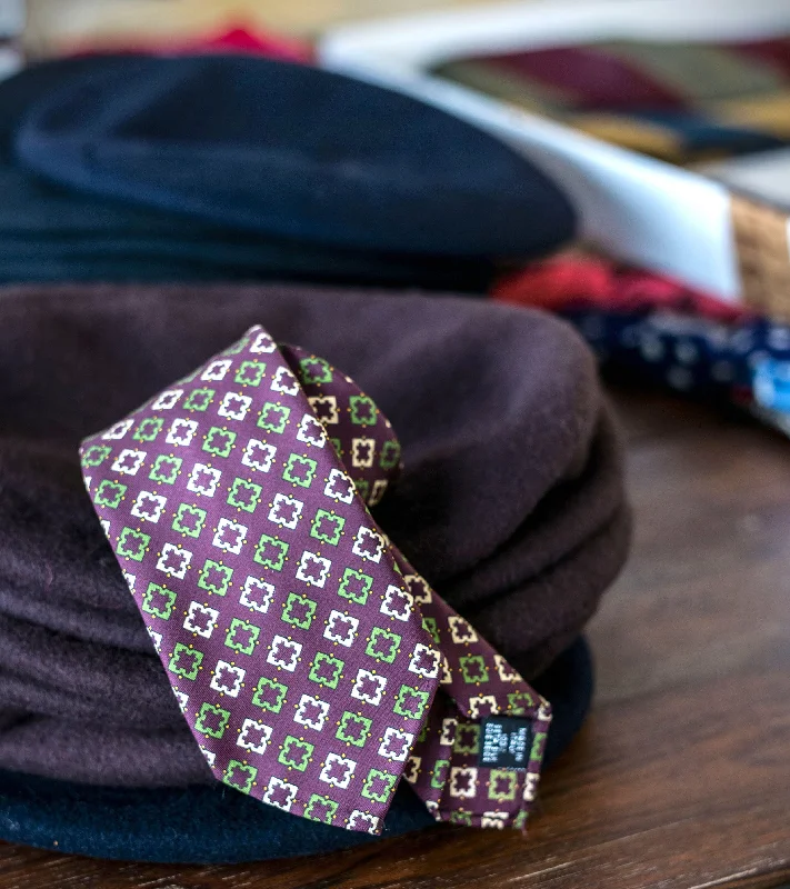 vibrant silk bow ties for office wear-Bryceland's Silk Tie M1145